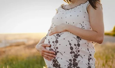 Qızı mağazadan oğurluq etdiyinə görə hamilə arvadını öldürdü - Məhkəmə qərar verdi