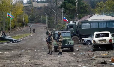 Qarabağda Rusiya sülhməramlılarının olduğu avtomobil atəşə tutuldu - Ölənlər var