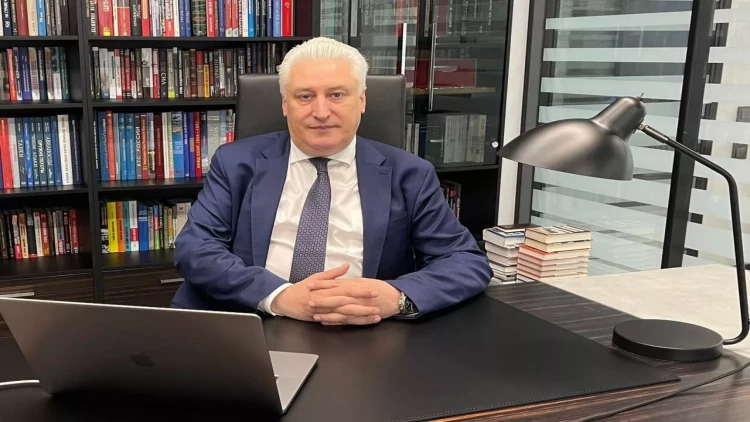 İlham Əliyev görkəmli siyasətçi, Paşinyan isə uğursuzdur - Korotçenko