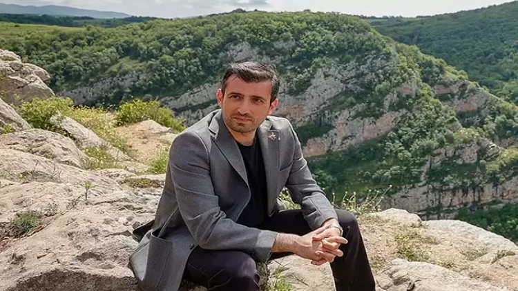 Selçuk Bayraktardan Qarabağla bağlı paylaşım