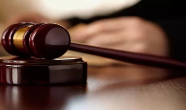 11 uşağı qaçırıb satan qadına AĞIR CƏZA - FOTO