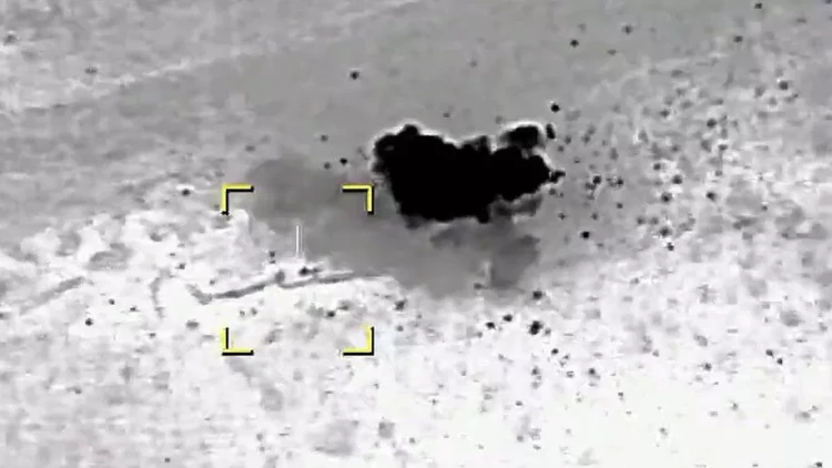 Düşmənin döyüş mövqeyi ehtiyat sursatla birlikdə məhv edildi - VİDEO