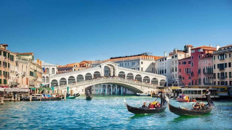 Venesiya dünyanın ən gözəl şəhəri seçildi
