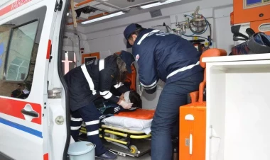 Sabirabadda ambulans qəzaya düşüb - 5 yaralı var