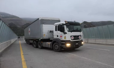 BQXK-nin Xankəndinə aparılan yardımı Laçın postunda belə yoxlanıldı