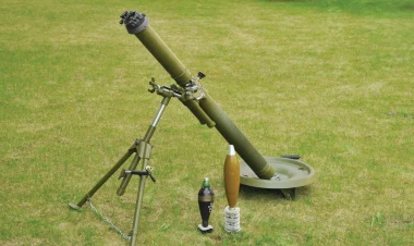 Bakıda qəbiristanlıqda minaatan və qumbara tapıldı