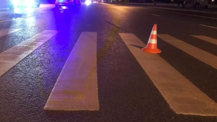 Bakıda dəhşətli qəza: Bir avtomobil vurdu, digəri üstündən keçdi - FOTO