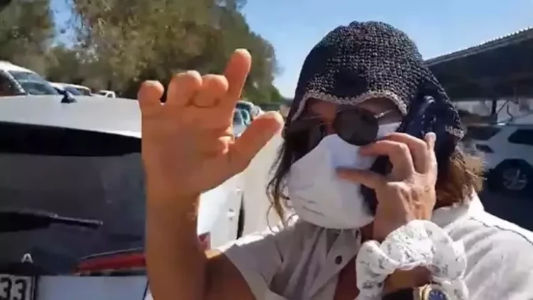 Xəstəxanada tanınmamaq üçün maska taxdı - VİDEO