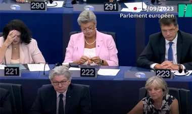 İclasda corab toxudu - VİDEO