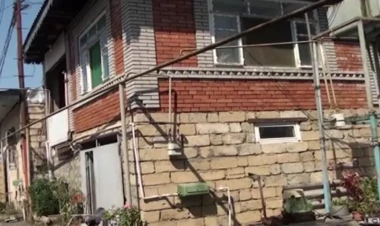 Bu bina hər an çökə bilər - VİDEO