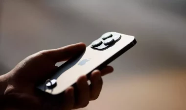 Çində məmurlara “iPhone”dan istifadə qadağan olundu