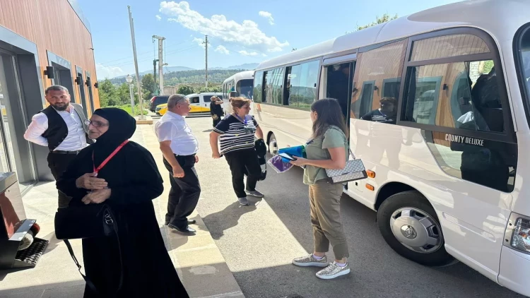 I Qarabağ müharibəsi zamanı itkin düşmüş şəxslərin ailə üzvləri Şuşada  - FOTO - YENİLƏNİB