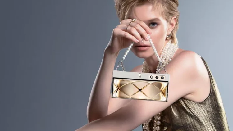 “HONOR” “IFA 2023” sərgisində “HONOR V Purse” modelini təqdim etdi