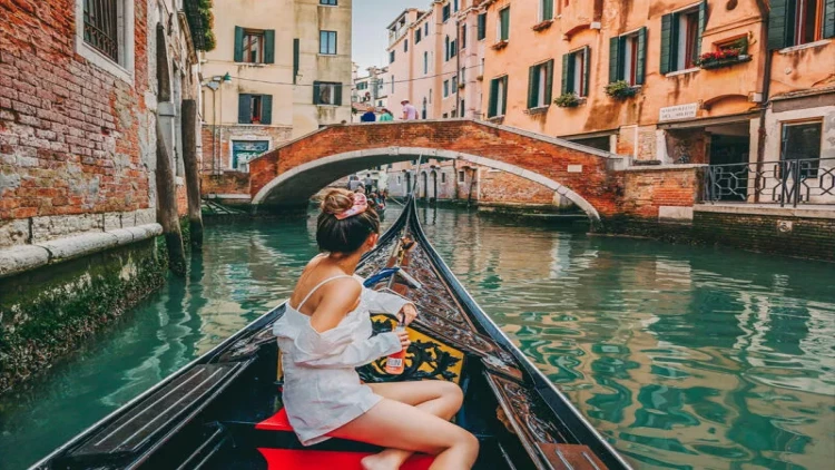 Qayıqda seks ömürlük qadağa ilə nəticələndi - FOTO