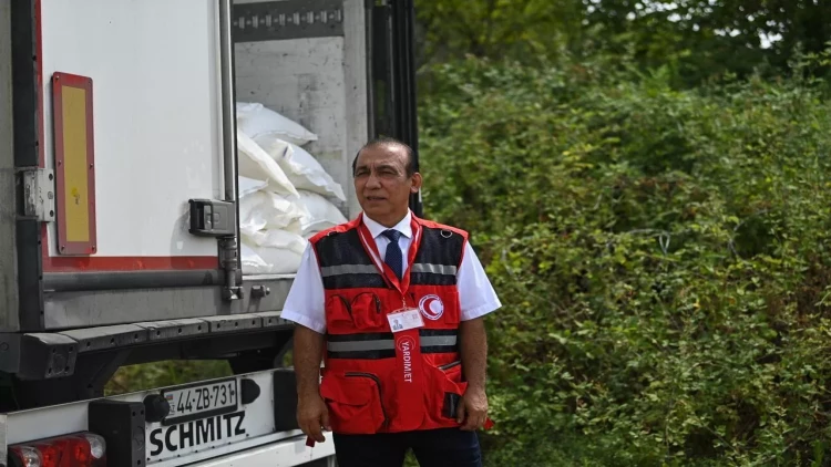Qafar Əsgərzadə: “Ümid edirik ki, gətirdiyimiz ərzaq yükü tezliklə erməniəsilli sakinlərə çatdırılacaq” - FOTO