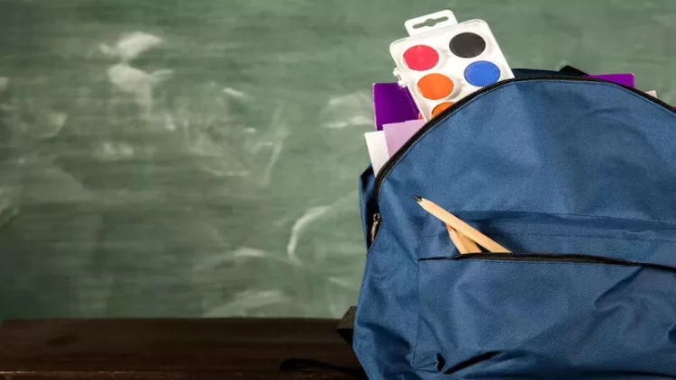 Məktəbli çantasını neçəyə doldurmaq olar? - REPORTAJ