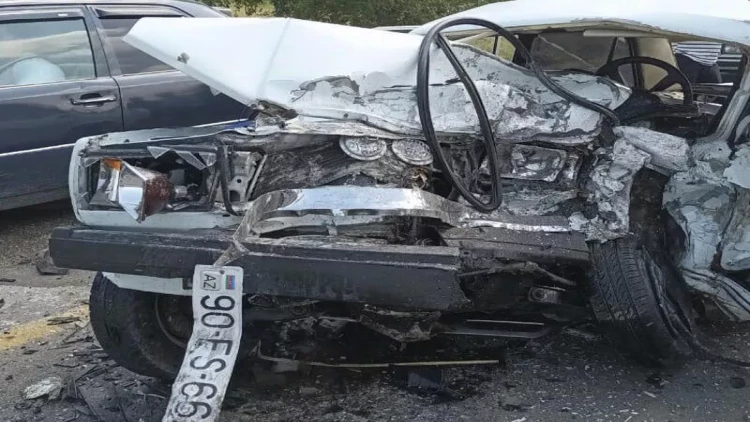 Mingəçevirdə ağır qəza - Ölən var - FOTO