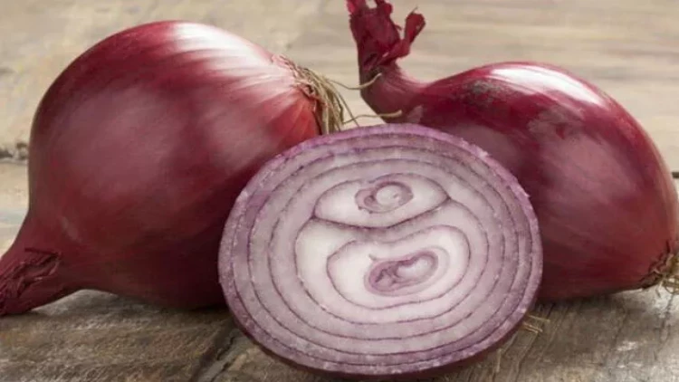 Qırmızı soğan suyu haqqında bilmədikləriniz