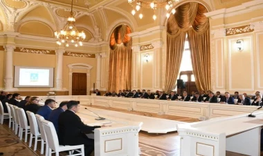 Bakı Şəhər İcra Hakimiyyətində müşavirə keçirilib - FOTO