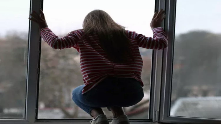 Xırdalanda 15 yaşlı qız faciəli şəkildə vəfat etdi