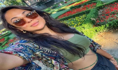 Tanınmış aktrisa güclü yağış altında hönkürdü: 