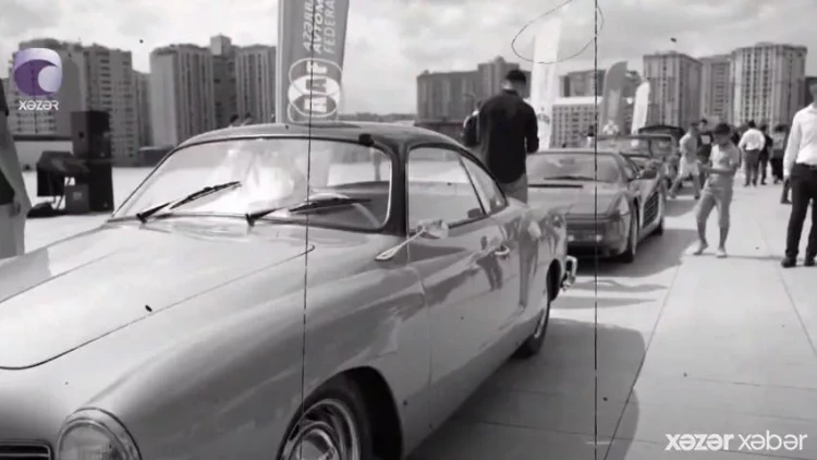 Retro maşınlar Bakını bəzədi... - VİDEO