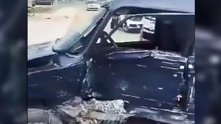 Ata və oğlunun maşınları necə toqquşdu? - VİDEO