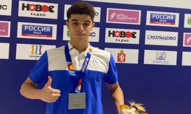 Üzgüçümüz gümüş medal qazandı - FOTO