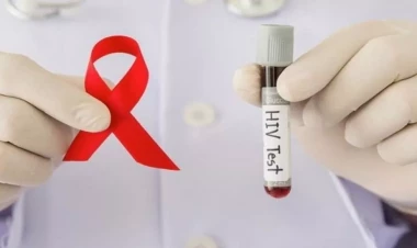 Qonşu ölkədə TƏHLÜKƏ: Yoluxanların sayı 10 min nəfəri ötüb