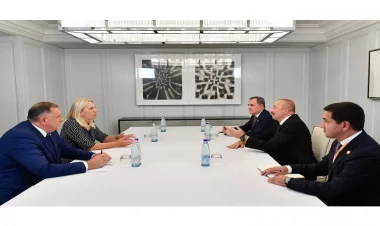 İlham Əliyevin Bosniya və Herseqovinanın Rəyasət Heyətinin üzvü və Serb Respublikasının Prezidenti ilə görüşü olub - VİDEO - FOTO