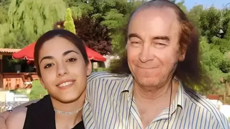 Məşhur musiqiçinin məzarını səhv saldılar - FOTO