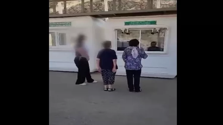 Qarabağın erməni sakinləri Laçın postundan Ermənistana maneəsiz keçirlər - VİDEO