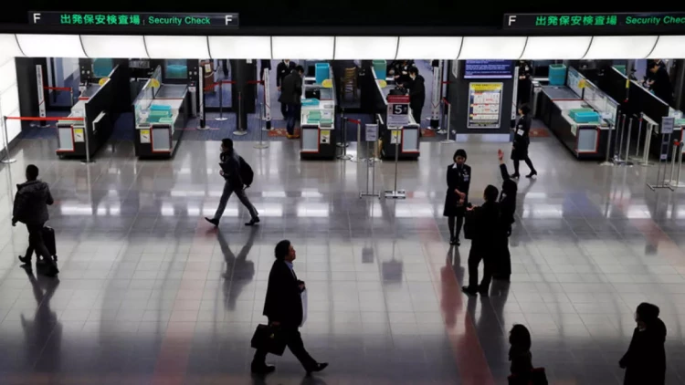 Qasırğaya görə 350-dən çox aviareys təxirə salındı