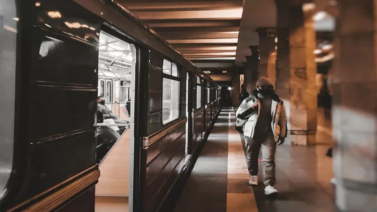 Metroda saxlanılan şəxsdən 