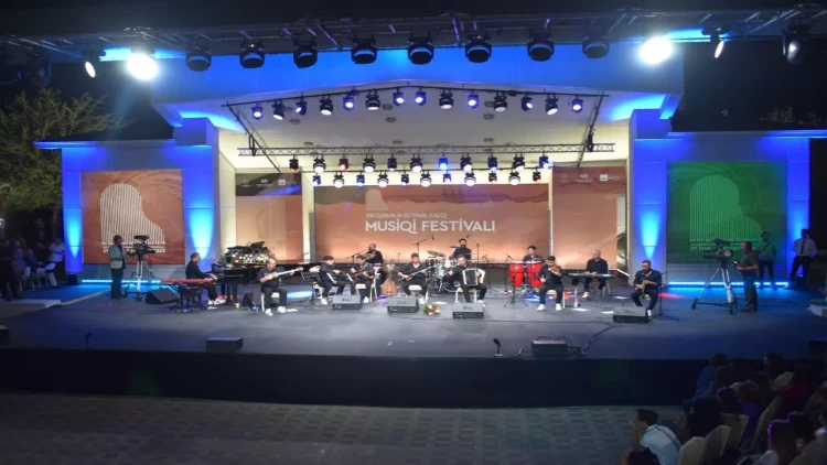 XIII Qəbələ Beynəlxalq Musiqi Festivalının yekun konserti olub - FOTO