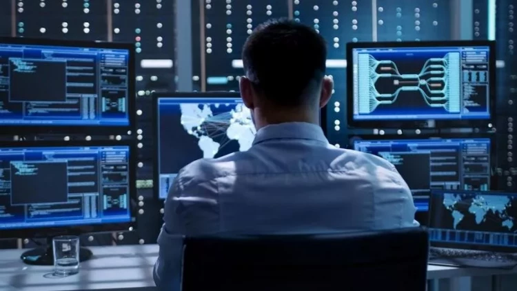 Kim sizin şəxsi məlumatlarınıza baxır? - 