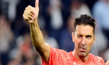 Buffon karyerasını bitirdi