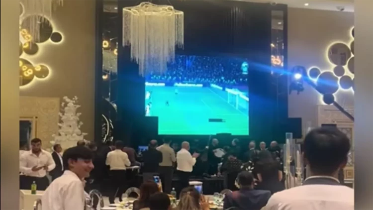 Toyda futbola baxdılar - VİDEO