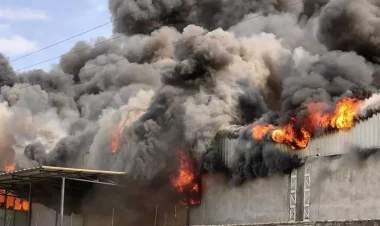 Türkiyədə DƏHŞƏTLİ YANĞIN - 10 fabrik yanır - VİDEO