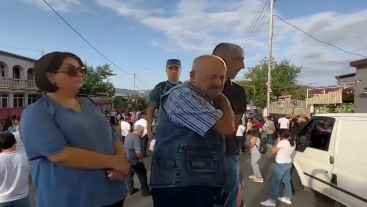 Oyun bitdi: Xankəndindəki xunta çarə arayır