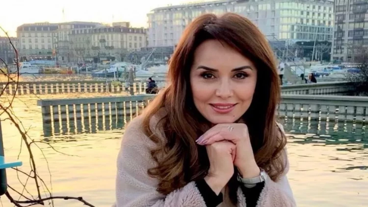 Nailə İslamzadə gözəlliyini nümayiş etdirdi - VİDEO