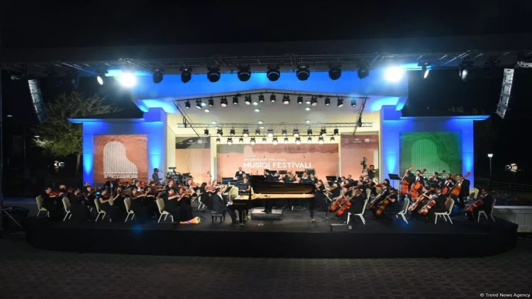 Raxmaninovun musiqisi və Şekspirin sonetləri - Qəbələ Beynəlxalq Musiqi Festivalı çərçivəsində möhtəşəm konsert - FOTO