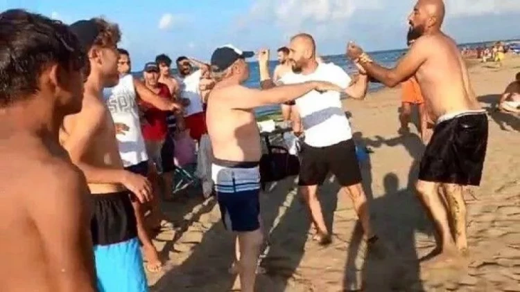 Bakıda çimərlikdə kütləvi dava: oğlanla qız...