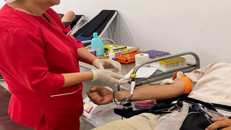 Aşurada nə qədər qan verilib?