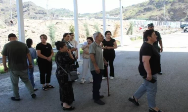 Tibbi ehtiyacları olan ermənilər Laçındakı məntəqədən keçiblər - VİDEO - FOTO