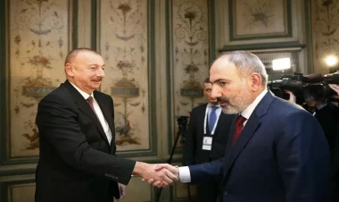 İrəvandakı “Hraparak” qəzeti - Əliyev kimi lider istəyirəm