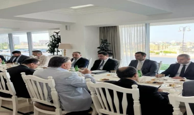 Ermənistanın Laçın yolu məsələsini siyasiləşdirməsi qəbuledilməzdir - Hikmət Hacıyev