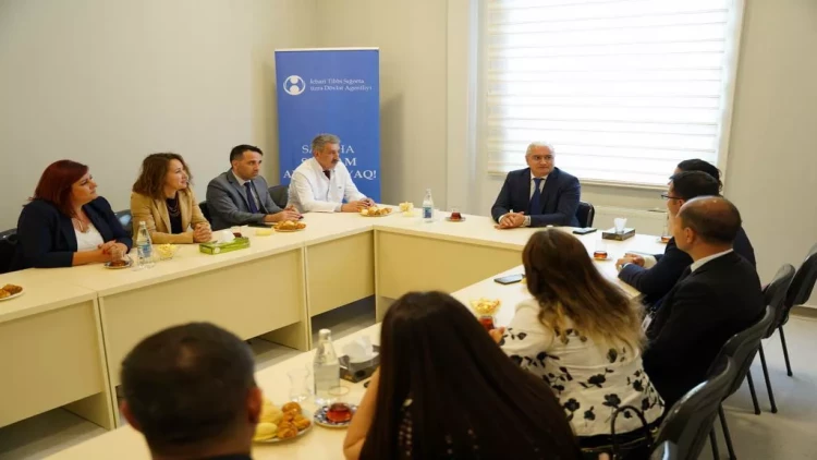 UNICEF Respublika Klinik Xəstəxanasına tibbi avadanlıqlar ianə edib