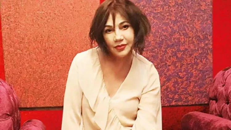 70 yaşlı müğənniyə evlilik TƏKLİFİ - Görün nə etdi?