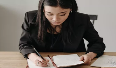 Müəllimlərin işə qəbulu ilə bağlı narazılıqlar artır – Problem necə həll edilməlidir?